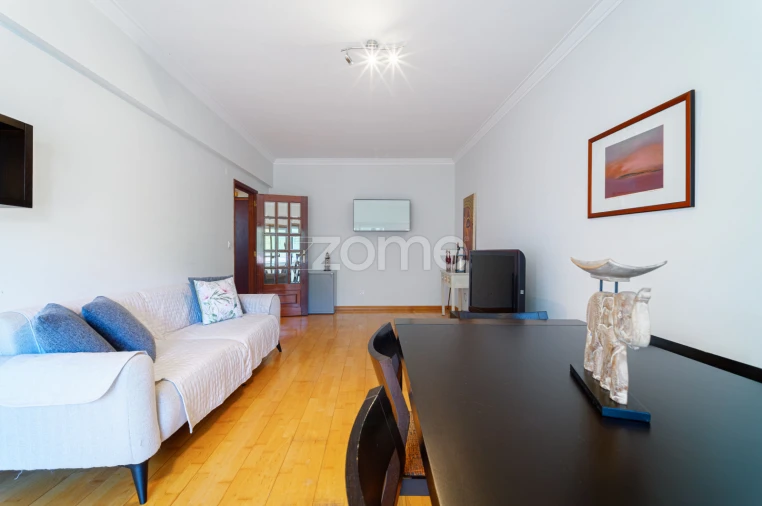 Apartamento T2 para Venda em Carnaxide e Queijas Foto 3