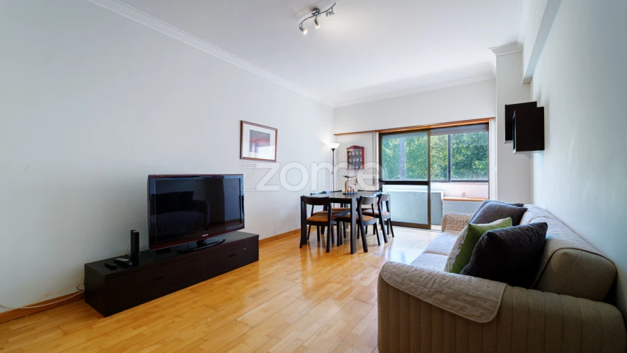Apartamento T2 para Venda em Carnaxide e Queijas