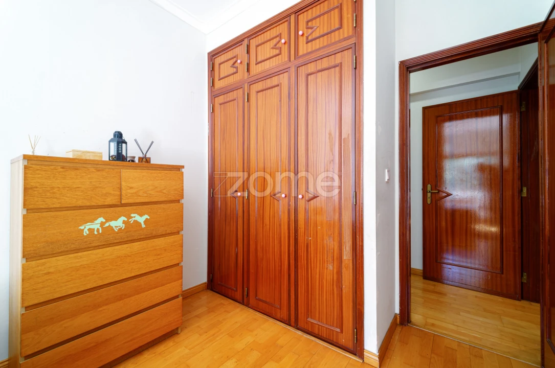 Apartamento T2 para Venda em Carnaxide e Queijas Foto 9