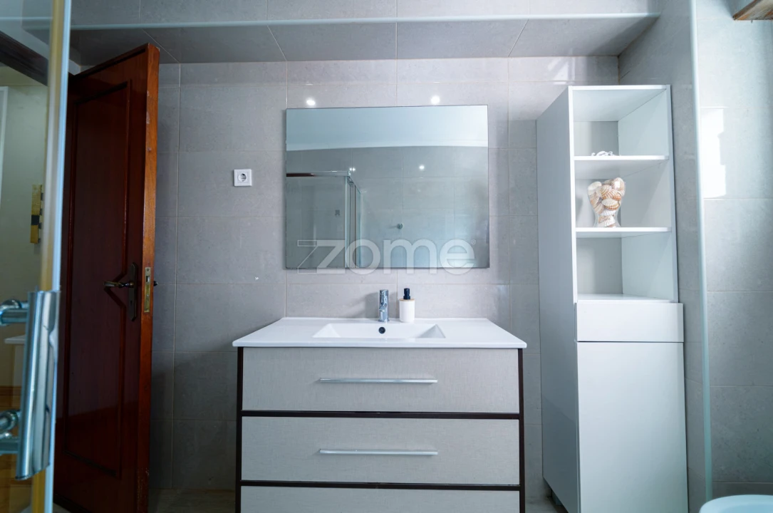 Apartamento T2 para Venda em Carnaxide e Queijas Foto 17