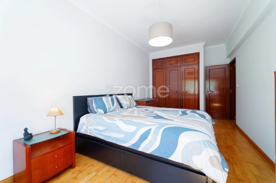 Apartamento T2 para Venda em Carnaxide e Queijas Foto 12
