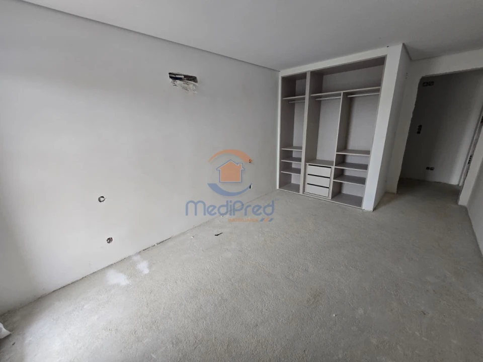 Apartamento T2 para Venda em Ramada e Caneças Foto 23