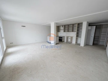 Apartamento T2 para Venda em Ramada e Caneças