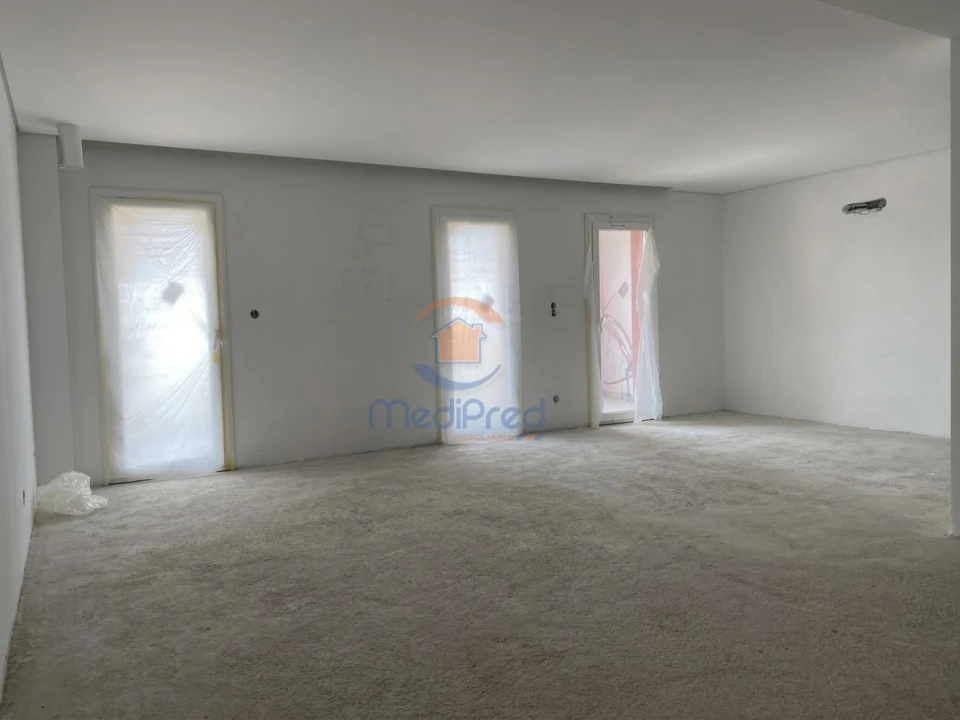 Apartamento T2 para Venda em Ramada e Caneças Foto 2