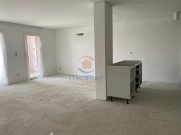 Apartamento T2 para Venda em Ramada e Caneças