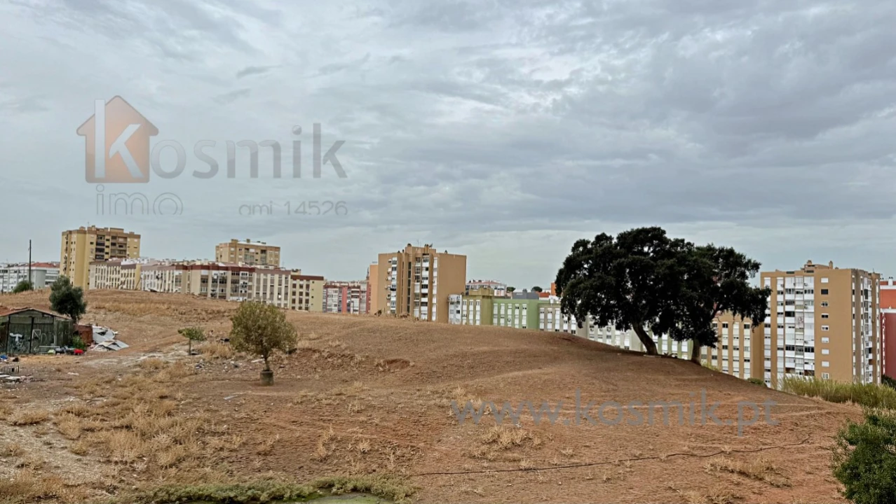Apartamento T2 para Venda em Pontinha e Famões Foto 10