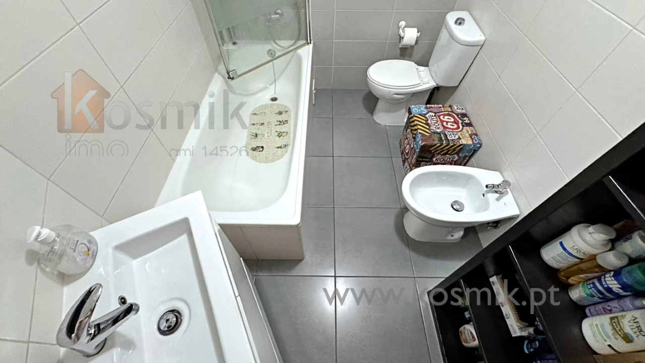 Apartamento T2 para Venda em Pontinha e Famões Foto 27