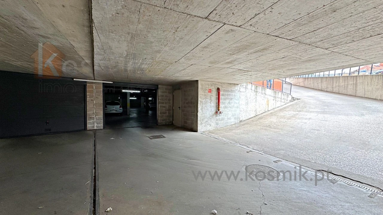 Apartamento T2 para Venda em Pontinha e Famões Foto 34