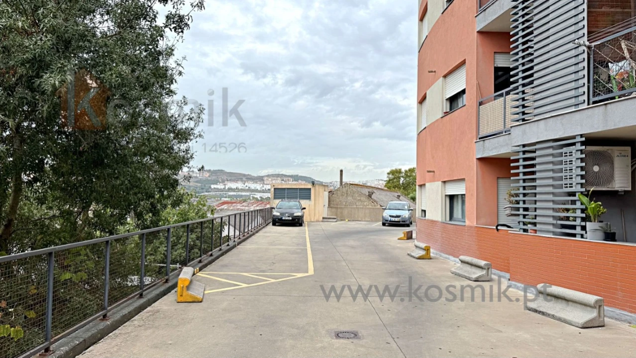 Apartamento T2 para Venda em Pontinha e Famões Foto 35