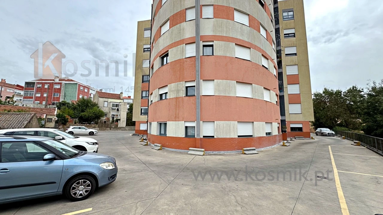Apartamento T2 para Venda em Pontinha e Famões Foto 37