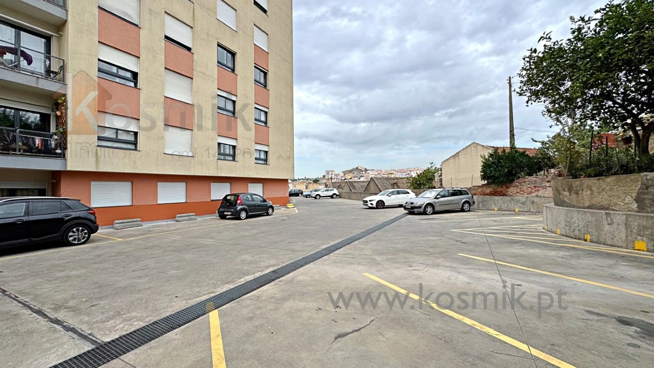Apartamento T2 para Venda em Pontinha e Famões Foto 38