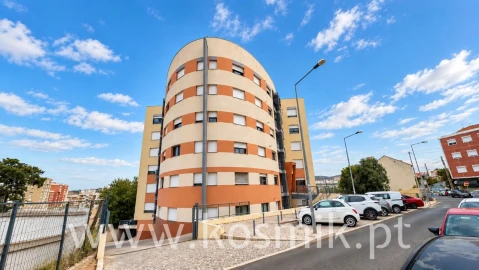 Apartamento T2 para Venda em Pontinha e Famões