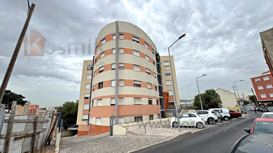 Apartamento T2 para Venda em Pontinha e Famões Foto 12