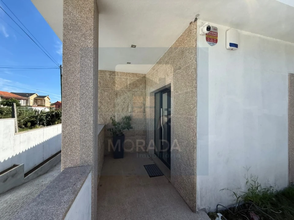 Moradia T3 para Venda em Airães Foto 33