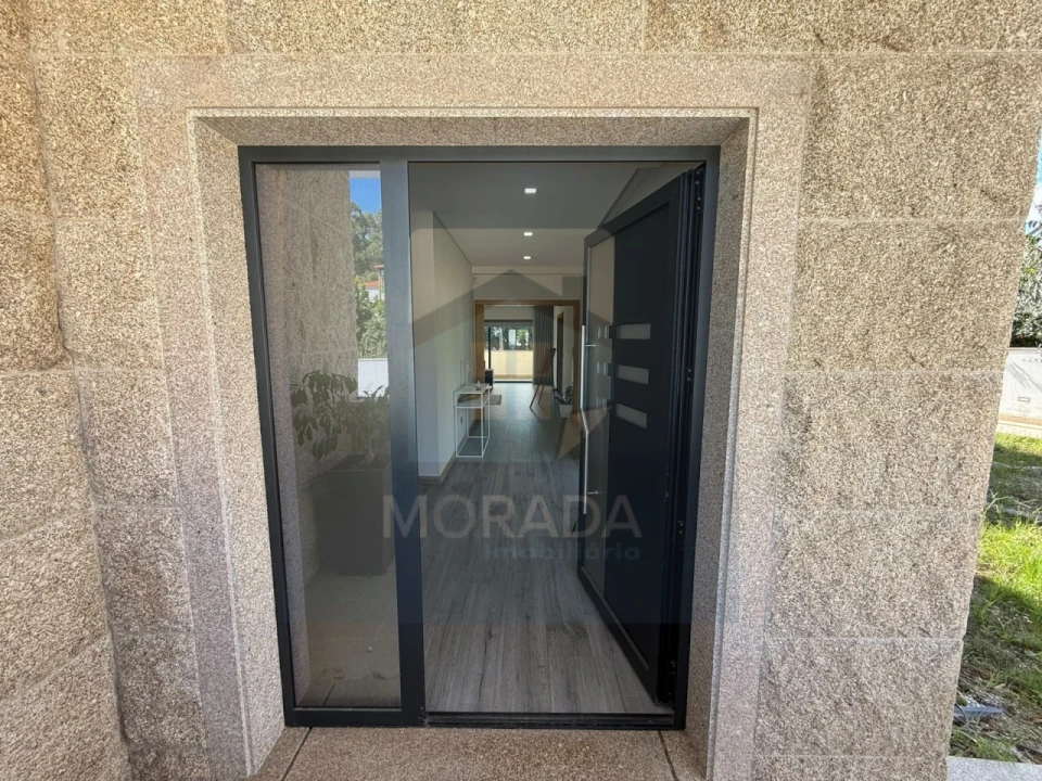 Moradia T3 para Venda em Airães Foto 35