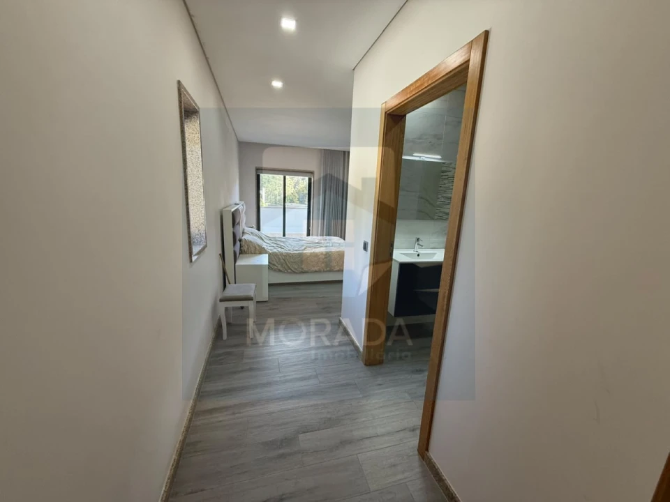 Moradia T3 para Venda em Airães Foto 16