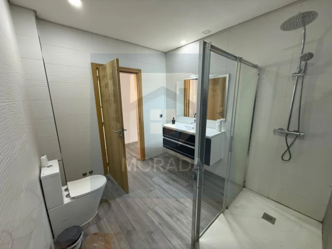 Moradia T3 para Venda em Airães Foto 18