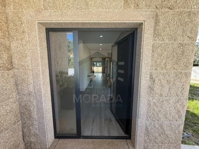 Moradia T3 para Venda em Airães Foto 35