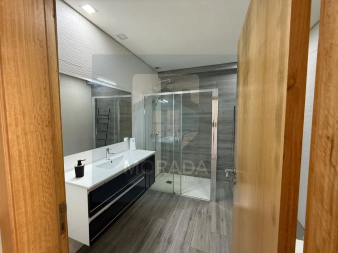 Moradia T3 para Venda em Airães Foto 17