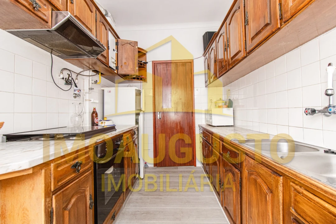 Apartamento T2 para Venda em Guarda Foto 3