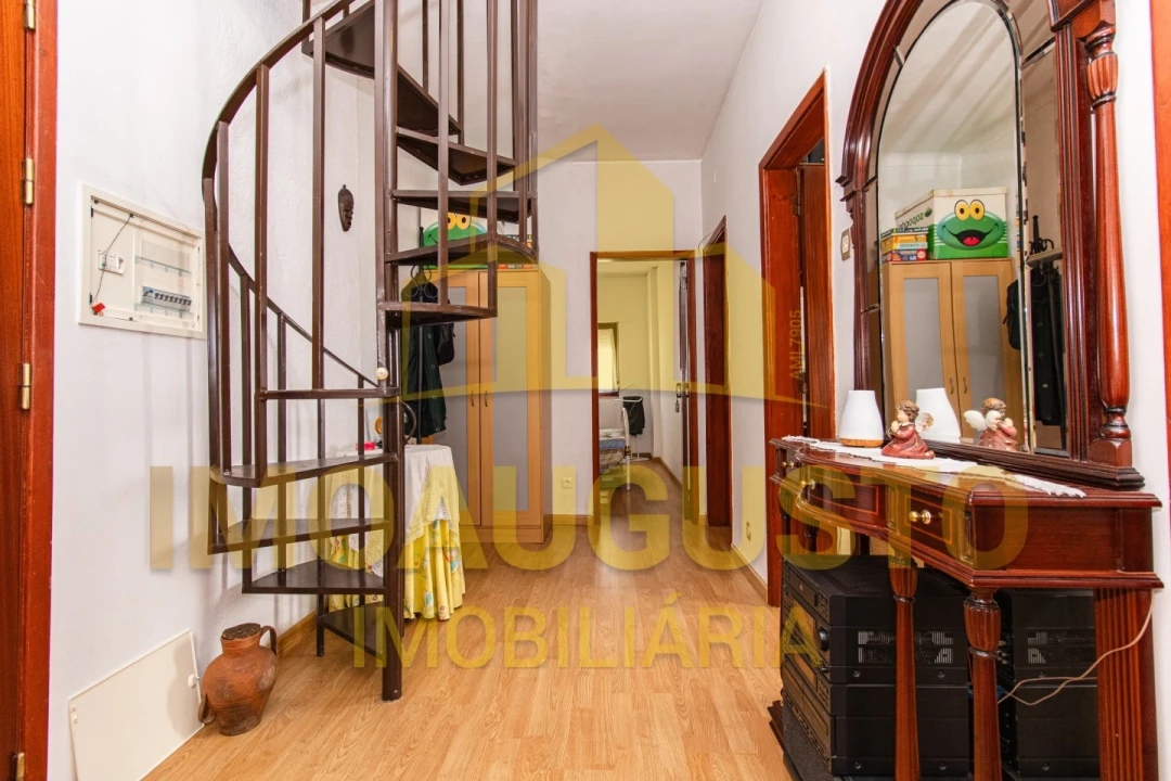 Apartamento T2 para Venda em Guarda Foto 5