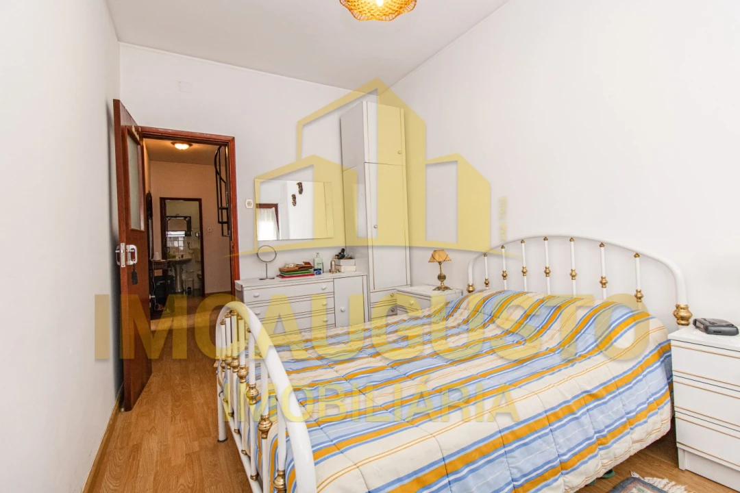 Apartamento T2 para Venda em Guarda Foto 11