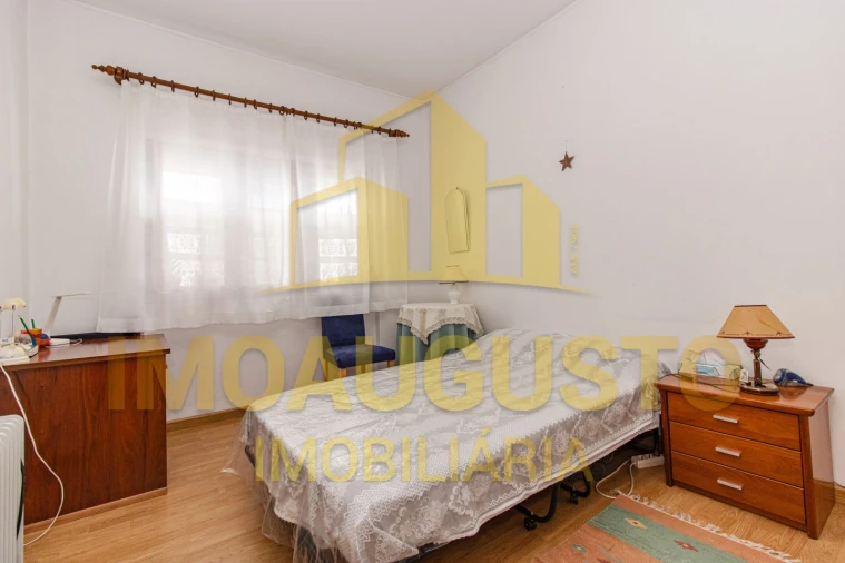 Apartamento T2 para Venda em Guarda Foto 12