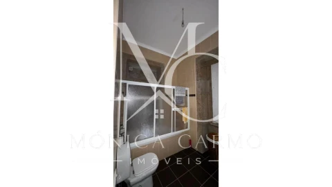 Moradia T6 para Venda em Fornos de Algodres