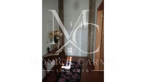 Moradia T6 para Venda em Fornos de Algodres