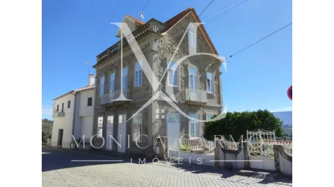 Moradia T6 para Venda em Fornos de Algodres