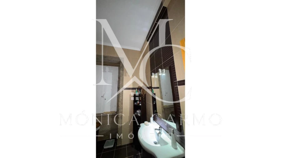 Moradia T6 para Venda em Fornos de Algodres Foto 12