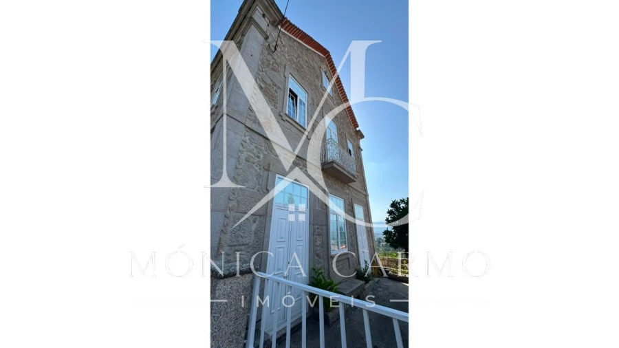 Moradia T6 para Venda em Fornos de Algodres