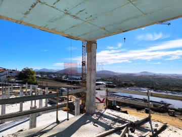 Moradia T3 para Venda em Igreja Nova e Cheleiros
