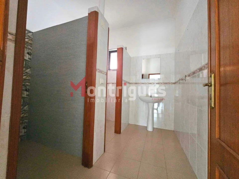 Loja para Arrendamento em Vialonga Foto 6