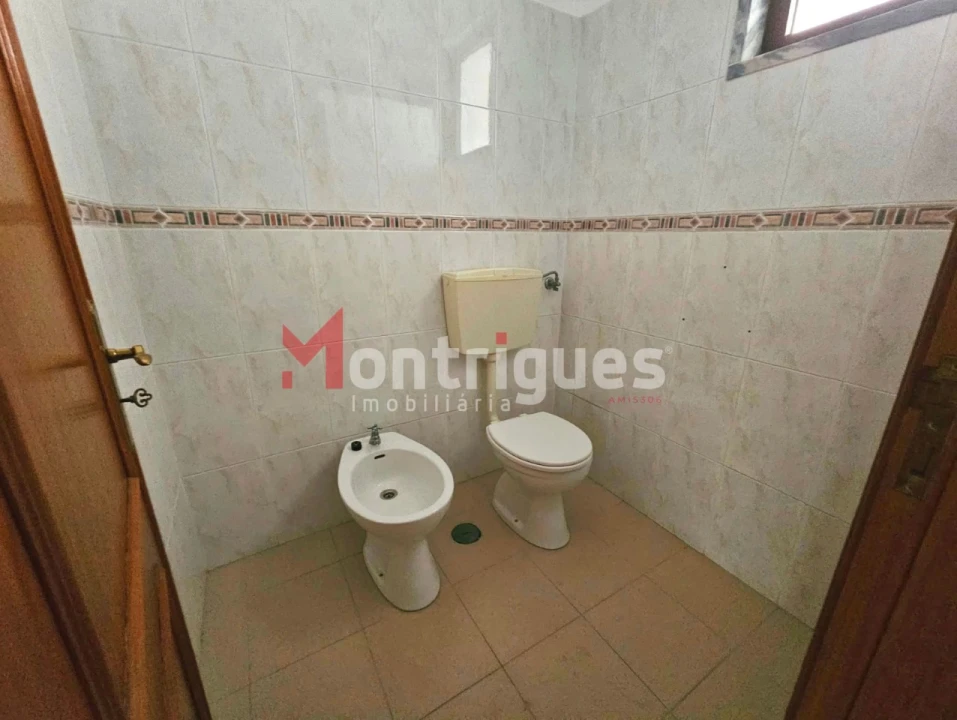 Loja para Arrendamento em Vialonga Foto 7