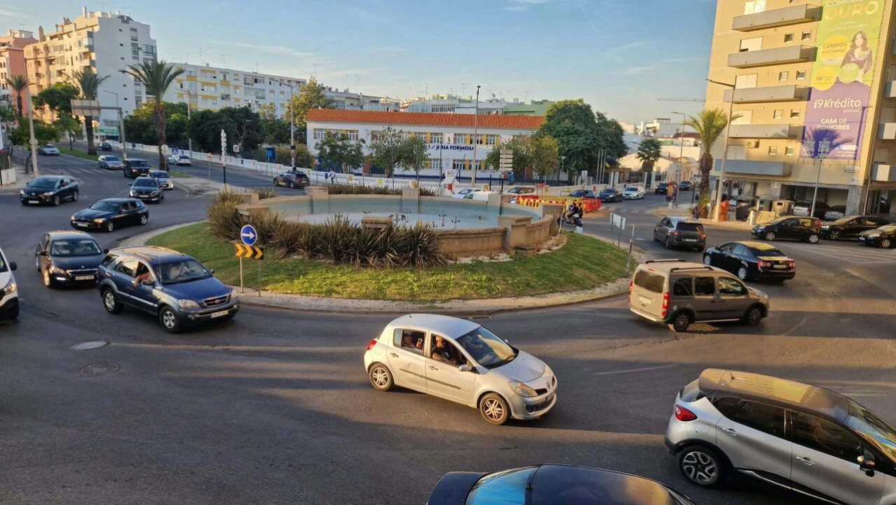 Apartamento T3 para Venda em Faro (Sé e São Pedro) Foto 1