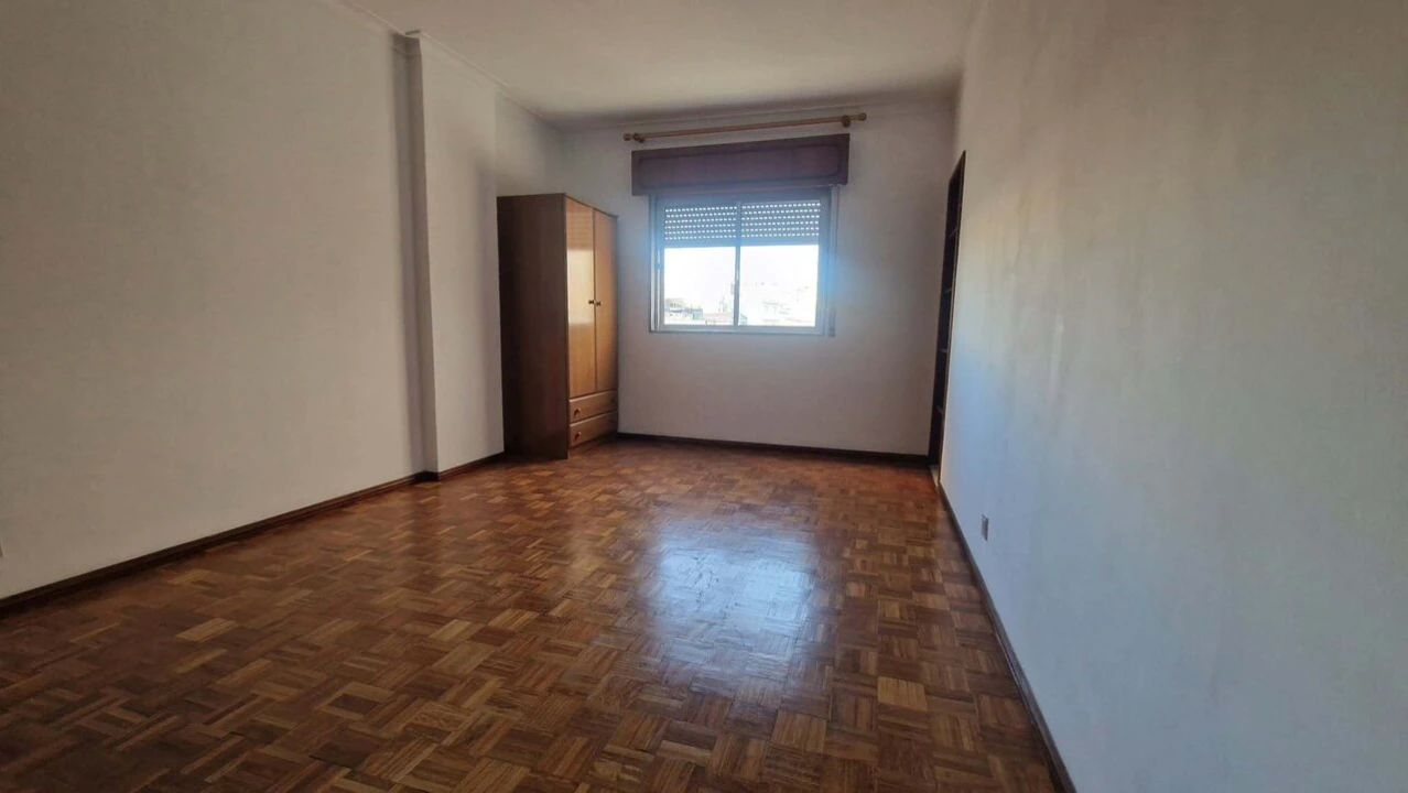 Apartamento T3 para Venda em Faro (Sé e São Pedro) Foto 5