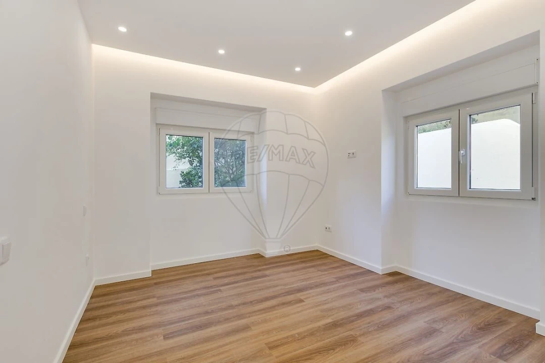 Apartamento T2 para Venda em Almada, Cova da Piedade, Pragal e Cacilhas Foto 13