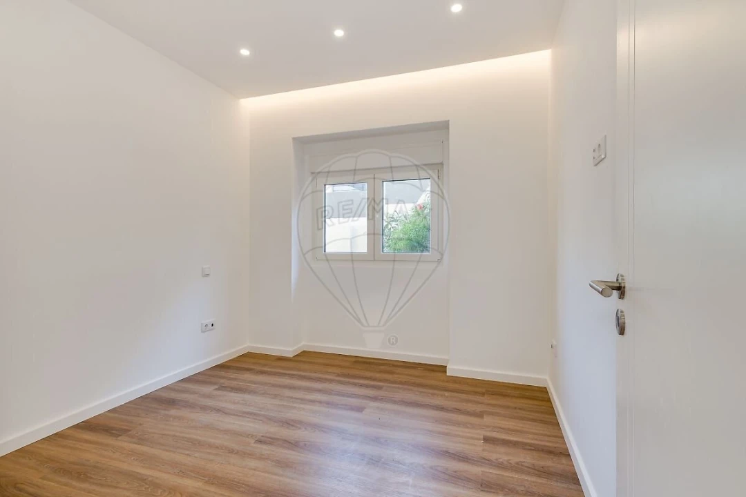 Apartamento T2 para Venda em Almada, Cova da Piedade, Pragal e Cacilhas Foto 9