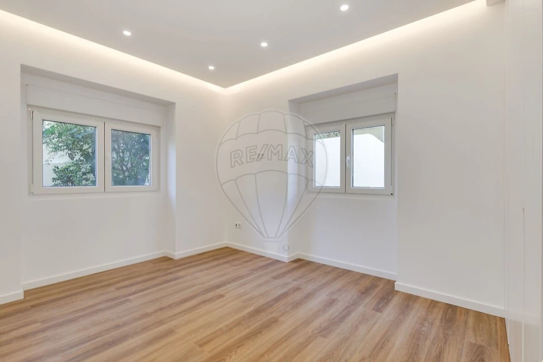 Apartamento T2 para Venda em Almada, Cova da Piedade, Pragal e Cacilhas Foto 12