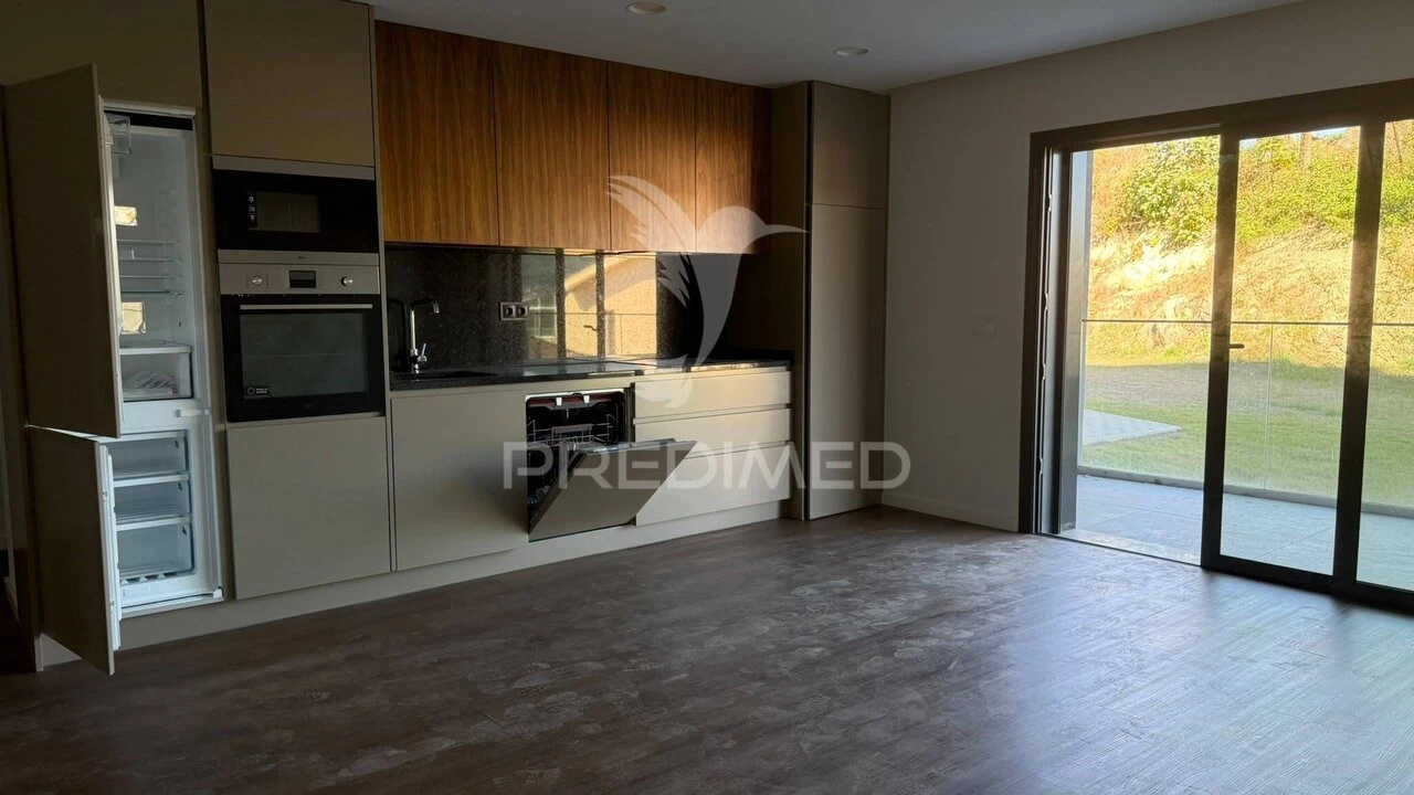 Apartamento T3 para Venda em Ferreiros e Gondizalves Foto 2