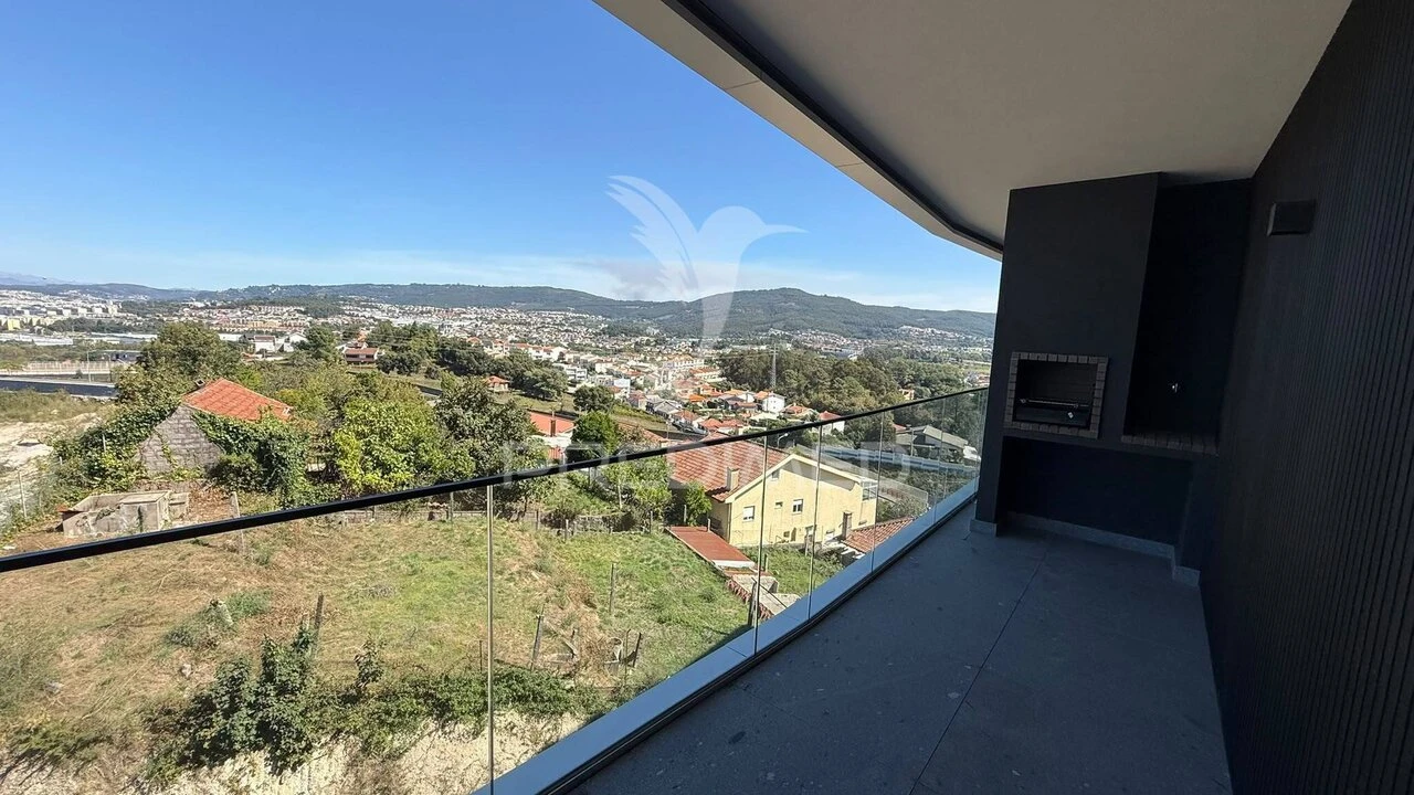 Apartamento T3 para Venda em Ferreiros e Gondizalves Foto 25