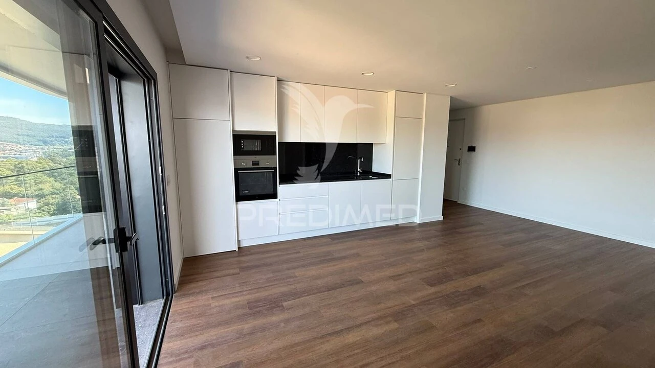 Apartamento T3 para Venda em Ferreiros e Gondizalves Foto 6