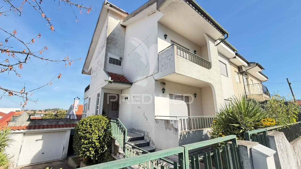 Moradia T4 para Venda em Mirandela Foto 3