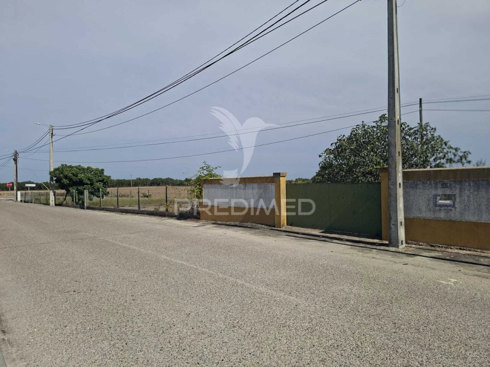 Terreno para Venda em Foros de Arrão Foto 1