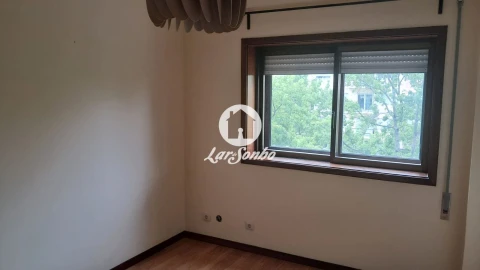 Apartamento T2 para Arrendamento em Paranhos