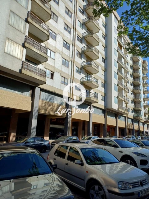 Apartamento T2 para Arrendamento em Paranhos