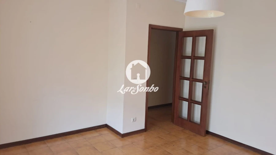 Apartamento T2 para Arrendamento em Paranhos Foto 2