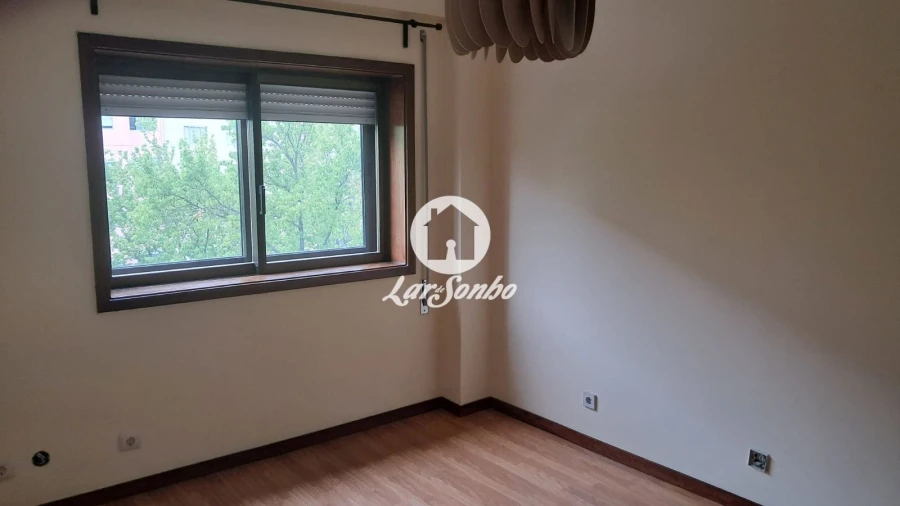 Apartamento T2 para Arrendamento em Paranhos Foto 4