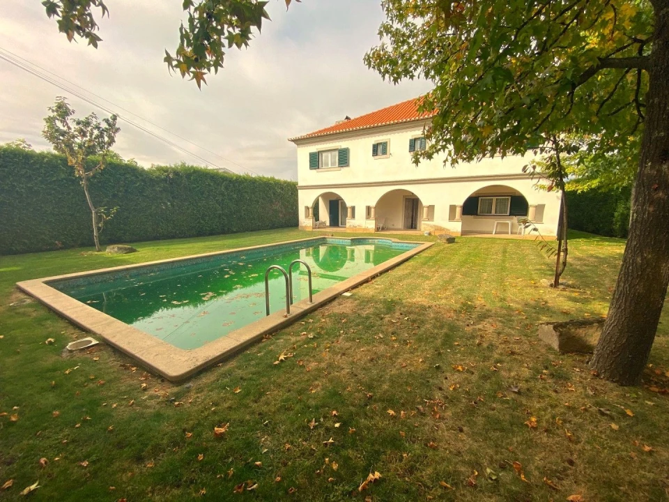 Moradia T6 para Venda em Vila Marim Foto 1